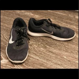 Women’s Nike Flex size 8.5